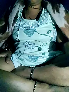 Snapshot of lovelyruhi chatting on 12.01.24 lovelyruhi online show from 12.01.24