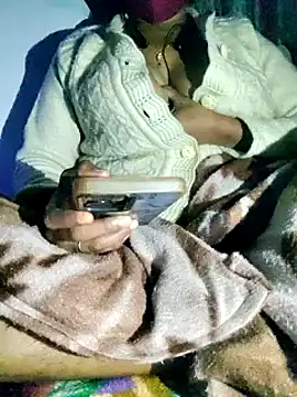 Snapshot of lovelyruhi chatting on 12.12.24 lovelyruhi online show from 12.12.24