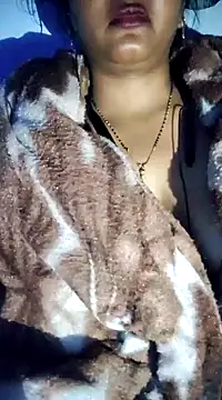 Snapshot of lovelyruhi chatting on 12.27.24 lovelyruhi online show from 12.27.24