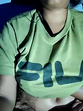 Snapshot of lovelyruhi chatting on 12.28.24 lovelyruhi online show from 12.28.24