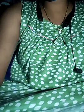 Snapshot of lovelyruhi chatting on 02.14.25 lovelyruhi online show from 02.14.25