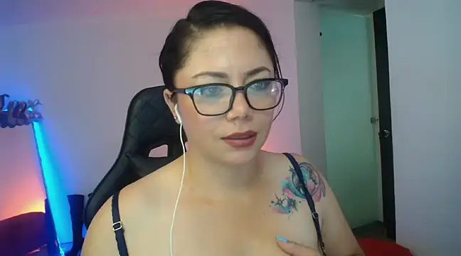 Snapshot of Madame_Shein_ chatting on 02.17.25 Madame Shein online show from 02.17.25