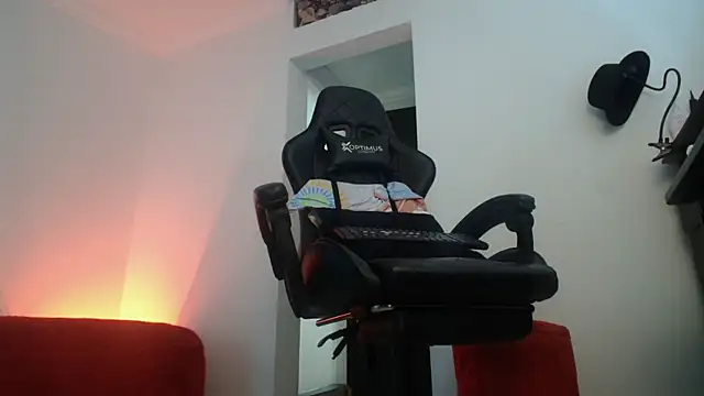 Snapshot of Madame_Shein_ chatting on 02.28.25 Madame Shein online show from 02.28.25