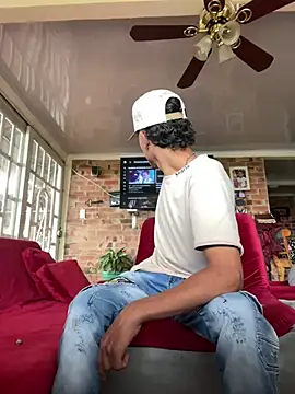 Snapshot of Edward_Milleer chatting on 12.26.24 Edward Milleer online show from 12.26.24