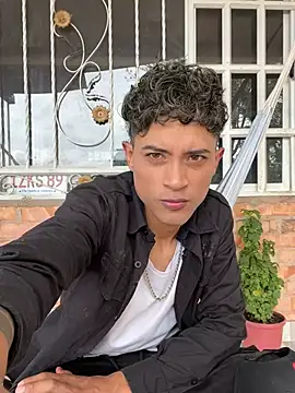 Snapshot of Edward_Milleer chatting on 01.01.25 Edward Milleer online show from 01.01.25