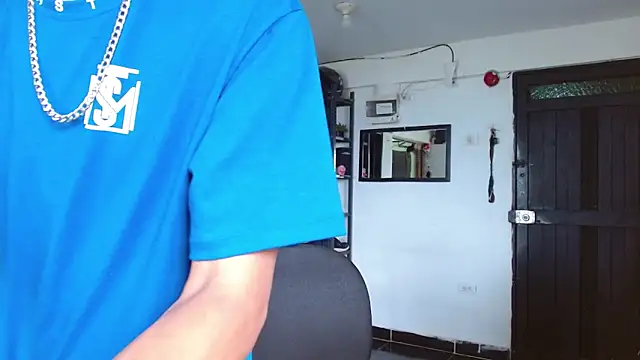 Snapshot of Edward_Milleer chatting on 09.29.25 Edward Milleer online show from 09.29.25