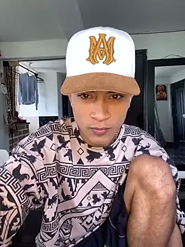 Snapshot of Edward_Milleer chatting on 11.03.25 Edward Milleer online show from 11.03.25