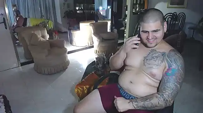 Snapshot of pitbullveryhot chatting on 02.06.25 pitbullveryhot online show from 02.06.25