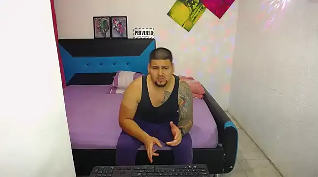 Snapshot of pitbullveryhot chatting on 03.11.25 pitbullveryhot online show from 03.11.25