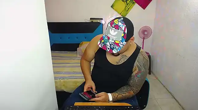 Snapshot of pitbullveryhot chatting on 03.13.25 pitbullveryhot online show from 03.13.25