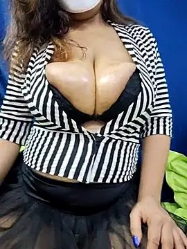 Snapshot of XXHOTSEX69 chatting on 03.21.25 XXHOTSEX69 online show from 03.21.25