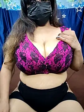 Snapshot of XXHOTSEX69 chatting on 09.18.25 XXHOTSEX69 online show from 09.18.25
