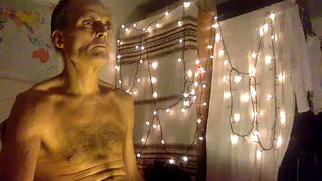 Snapshot of TowaFreespirit chatting on 12.05.24 TowaFreespirit online show from 12.05.24