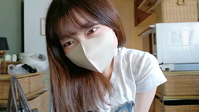 Snapshot of _Yui_ chatting on 09.16.25 Yui online show from 09.16.25