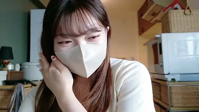 Snapshot of _Yui_ chatting on 09.29.25 Yui online show from 09.29.25