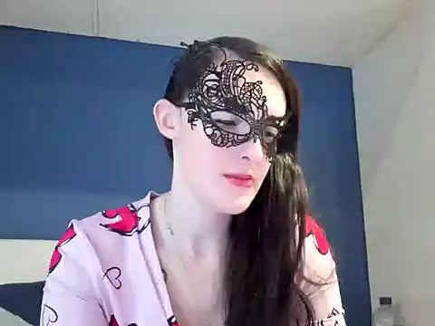 Snapshot of LexiSnowUK chatting on 01.30.25 LexiSnowUK online show from 01.30.25