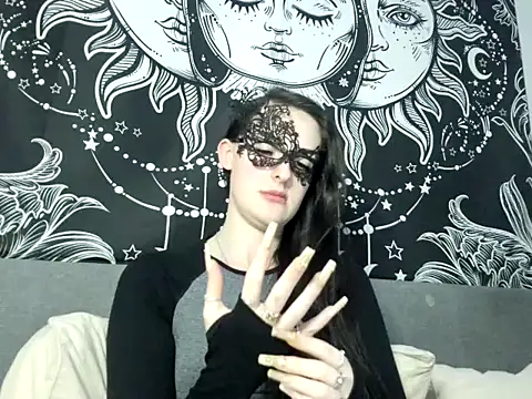 Snapshot of LexiSnowUK chatting on 02.06.25 LexiSnowUK online show from 02.06.25