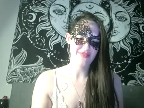 Snapshot of LexiSnowUK chatting on 02.10.25 LexiSnowUK online show from 02.10.25