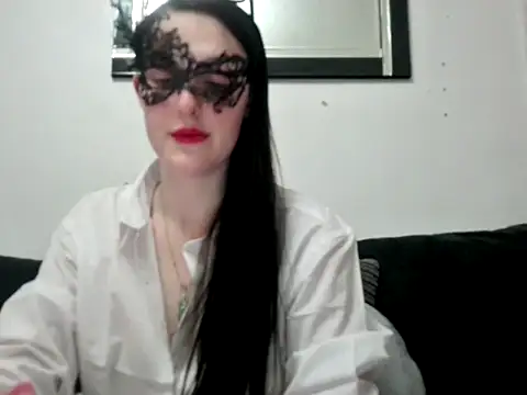 Snapshot of LexiSnowUK chatting on 03.12.25 LexiSnowUK online show from 03.12.25