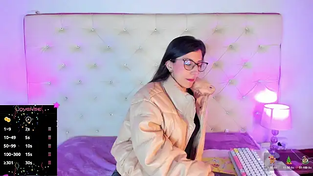  jade white  online show from 12.21.24