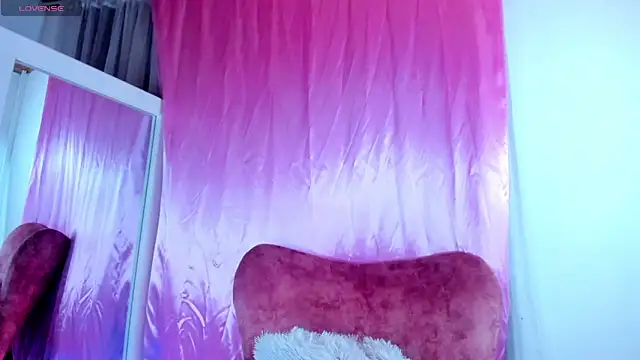  jade white  online show from 01.29.25