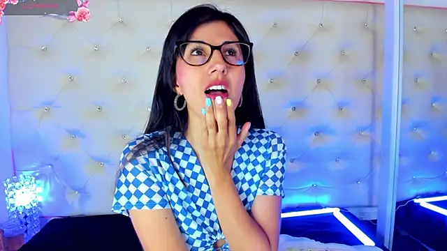  jade white  online show from 01.30.25