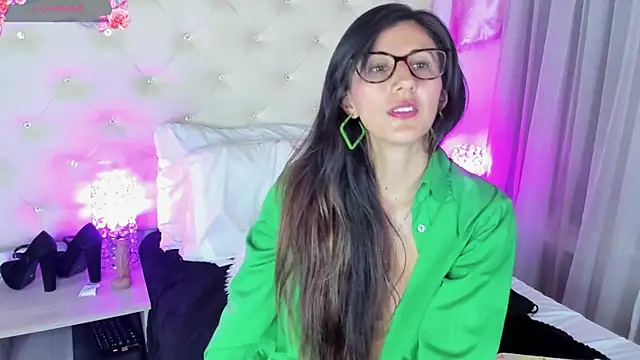  jade white  online show from 03.10.25