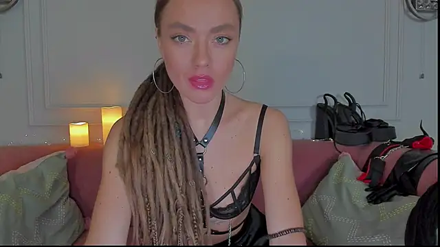 Snapshot of KellyFouler chatting on 02.22.25 KellyFouler online show from 02.22.25