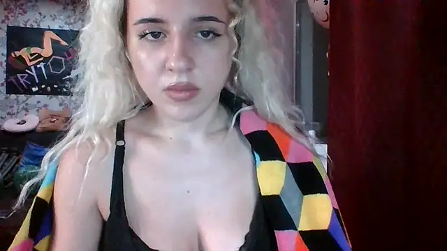 Snapshot of Puregirlaa chatting on 01.10.25 Puregirlaa online show from 01.10.25