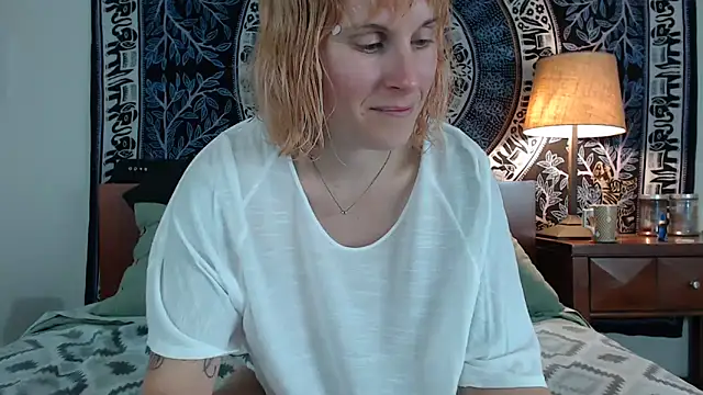 Snapshot of Cutikatxoxo chatting on 02.18.25 Cutikatxoxo online show from 02.18.25