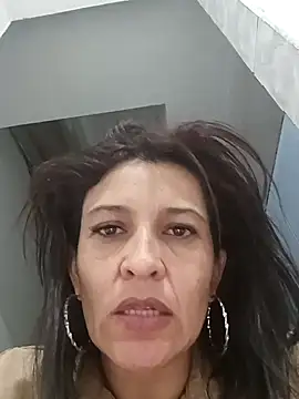 Snapshot of Slut_Milf_ chatting on 01.27.25 Slut Milf  online show from 01.27.25