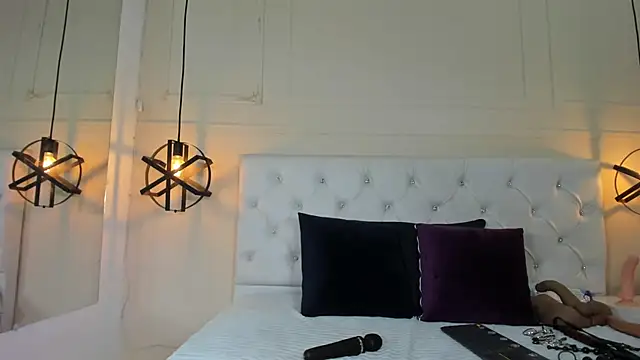 Snapshot of Slut_Milf_ chatting on 02.11.25 Slut Milf  online show from 02.11.25