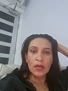 Snapshot of Slut_Milf_ chatting on 03.05.25 Slut Milf  online show from 03.05.25