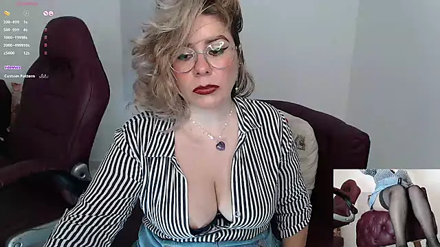 Snapshot of Serenay_ chatting on 01.15.25 Serenay  online show from 01.15.25
