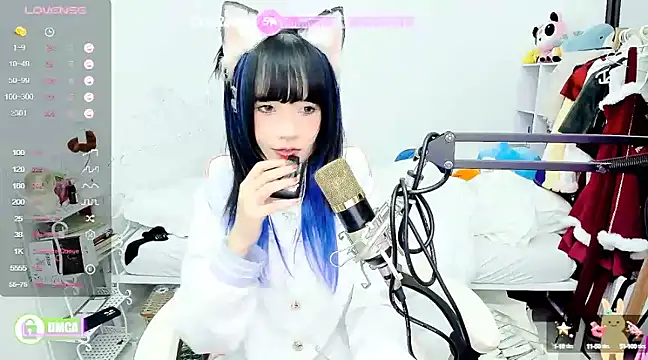 Snapshot of RassieRaph chatting on 12.28.24 RassieRaph online show from 12.28.24