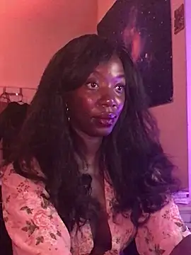 Snapshot of lanaluxxe4 chatting on 12.07.24 lanaluxxe4 online show from 12.07.24