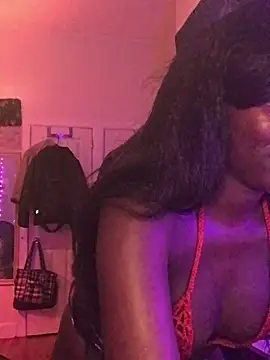 Snapshot of lanaluxxe4 chatting on 12.08.24 lanaluxxe4 online show from 12.08.24