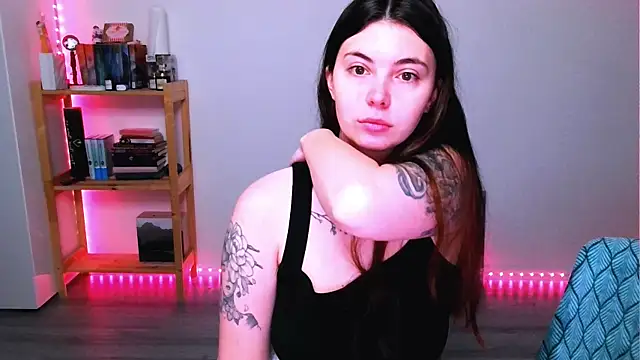 Snapshot of peaachybabe__ chatting on 10.19.25 peaachybabe   online show from 10.19.25