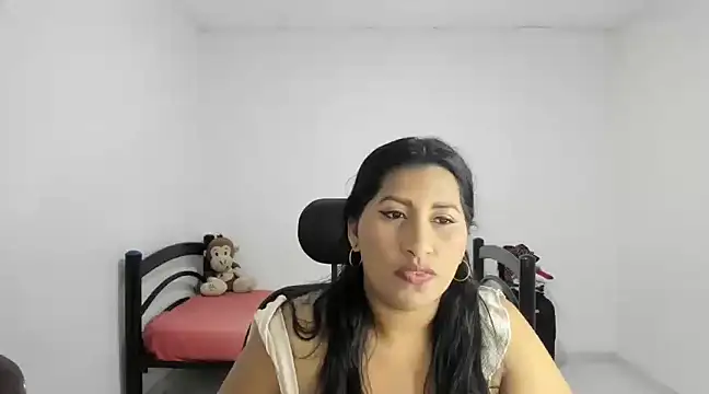 Snapshot of nikol_sexy39 chatting on 02.15.25 nikol sexy39 online show from 02.15.25