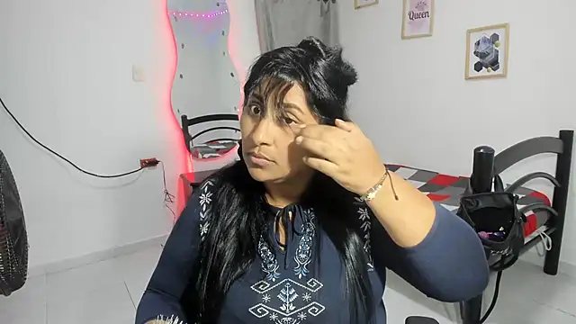 Snapshot of nikol_sexy39 chatting on 10.28.25 nikol sexy39 online show from 10.28.25