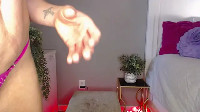 Snapshot of Naughty_pussy2cum chatting on 12.30.24 Naughty pussy2cum online show from 12.30.24