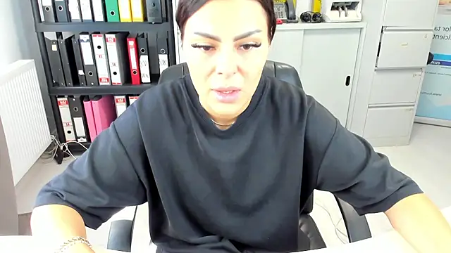 Snapshot of kilenyapatrice chatting on 09.23.25 kilenyapatrice online show from 09.23.25