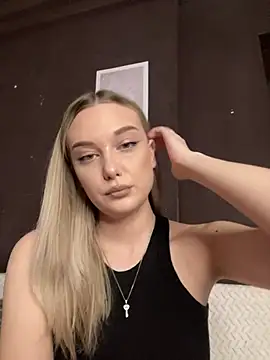 Snapshot of Alisa_Rise chatting on 03.02.25 Alisa Rise online show from 03.02.25