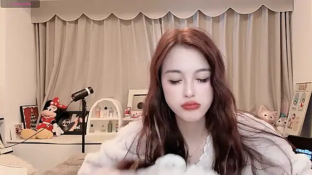 Snapshot of Neyllar chatting on 02.21.25 Neyllar online show from 02.21.25