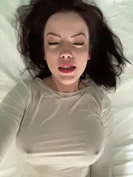 Snapshot of AylaRed chatting on 03.17.25 AylaRed online show from 03.17.25