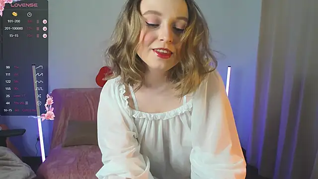 Snapshot of alysia_storm chatting on 02.14.25 alysia storm online show from 02.14.25