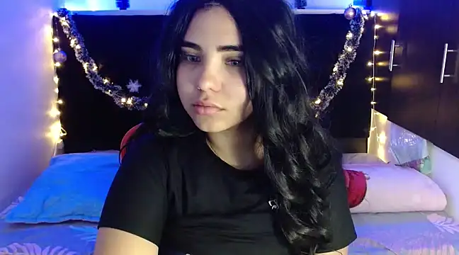 Snapshot of Miapeyton chatting on 12.14.24 Miapeyton online show from 12.14.24