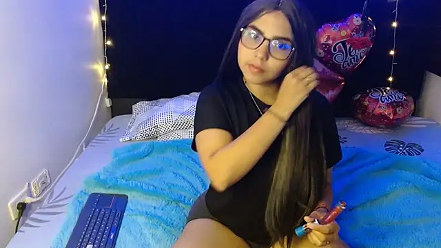 Snapshot of Miapeyton chatting on 02.19.25 Miapeyton online show from 02.19.25