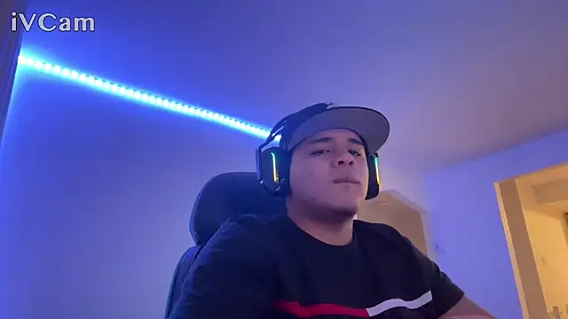 Snapshot of Naitsirc- chatting on 01.04.25 Naitsirc- online show from 01.04.25