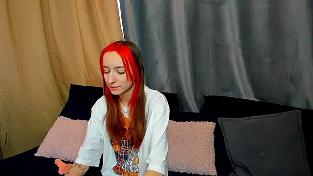 Snapshot of Doris_Scott chatting on 01.11.25 Doris Scott online show from 01.11.25